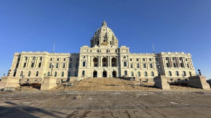 Minnesota’s federal workers plead for resolution of government shutdown
