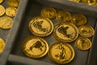 Gold prices soar to new records amid US government shutdown