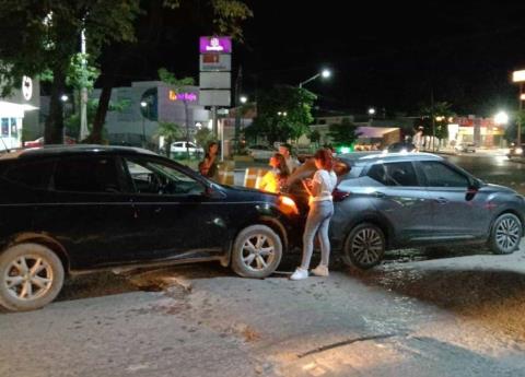 Impactaron vehículos en la Glorieta Hidalgo