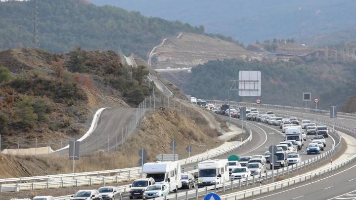 Cinco tramos de autovías y dos carreteras siguen pendientes en la provincia
