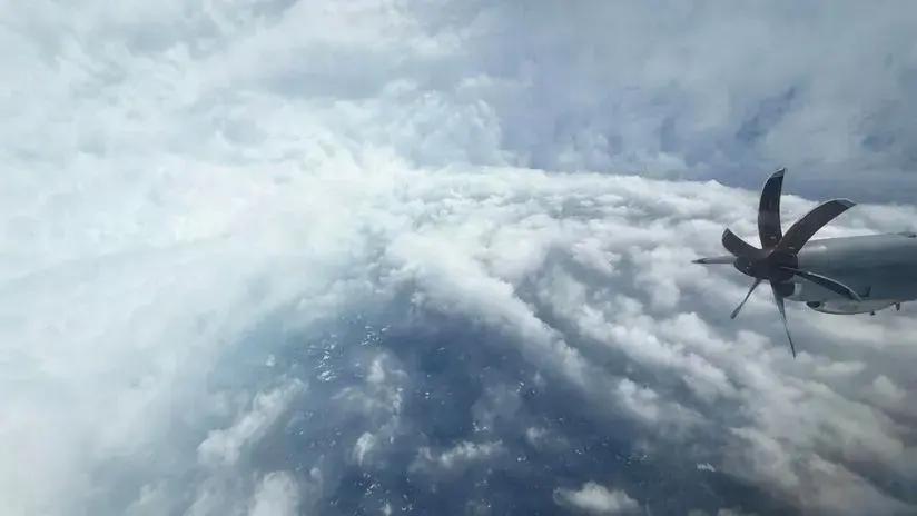 Avión cazahuracanes de EEUU es forzado a regresar por turbulencias en el centro del huracán Melissa [VIDEO]