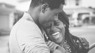 Científicos encuentra el punto exacto en que la felicidad mejora la salud y reduce muertes
