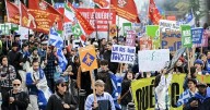 Hundreds of Montrealers join march calling for Quebec independence