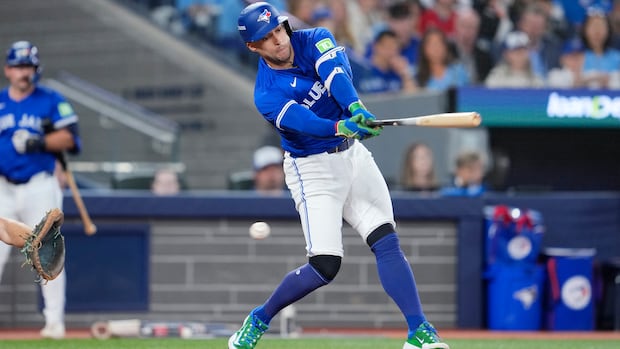 Blue Jays bats go cold as Mariners take Game 1 of the ALCS