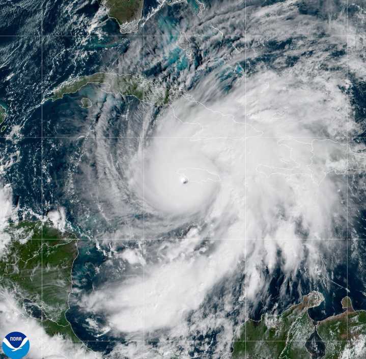 Huracán Melissa decrece a categoría uno mientras se acerca a Las Bahamas