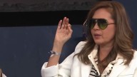 Le roban sus lentes médicos a Yolanda Andrade