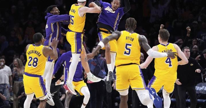 Austin Reaves gives short-handed Lakers another reason to rely on him with buzzer