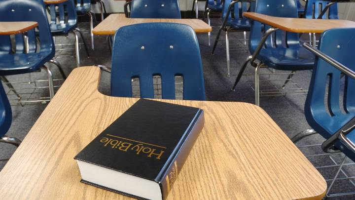 Oklahoma schools superintendent rescinds mandate for Bible instruction in schools