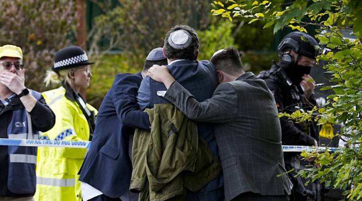2 Killed in Yom Kippur Attack on Synagogue in Manchester, England