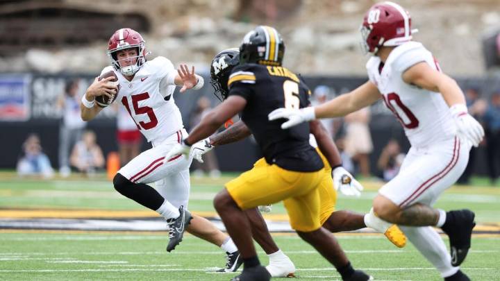 Week 8 college football odds, predictions, expert parlay returns +600