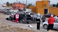 Conductora ignora semáforo y es embestida por transporte de personal sobre la calzada Madero