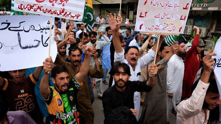 Pak blinks as it signs deal with POK protesters, calls it victory of peace