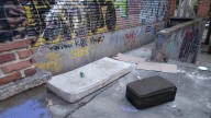 El desalojo de las personas sin hogar de la estación de Delicias agrava la crisis en el parque Bruil de Zaragoza