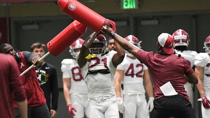 Alabama football’s Bubba Hampton eyeing transfer portal move after 2025 season
