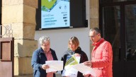 El alpinista italiano Hervé Barmasse, Marcos López y Marina Fernández, en la Semana de Montaña