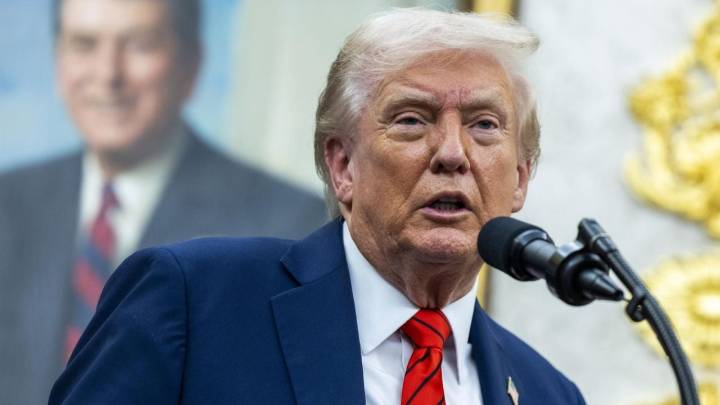 "No es sostenible", reconoce Trump sobre aranceles a China; culpa a Beijing del incremento del 100%