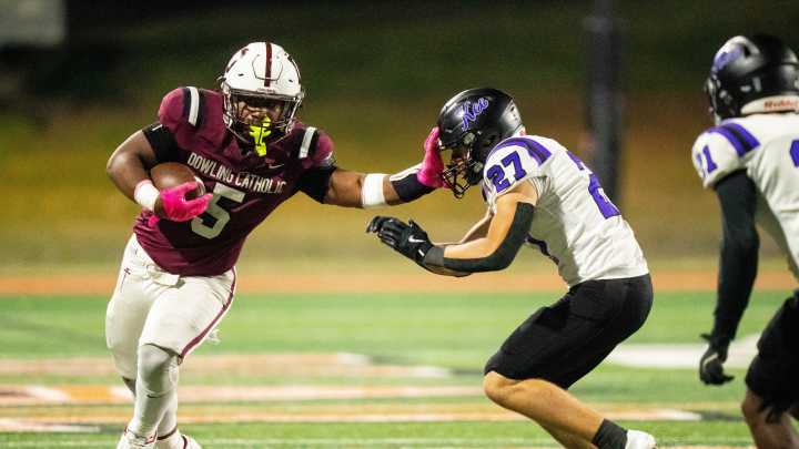 Dowling football RB Ian Middleton shines in win over Waukee