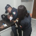 Policías de Ecatepec salvan a bebé con riesgo de asfixia