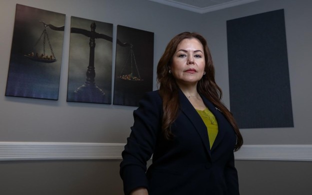 La abogada 'Ángel de los inmigrantes' está llevando su lucha a la Corte Suprema