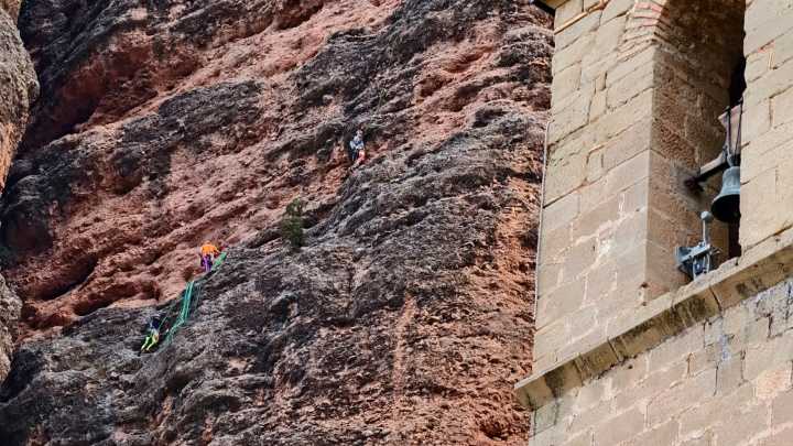 El Rally de Riglos, espectáculo vertical con treinta cordadas