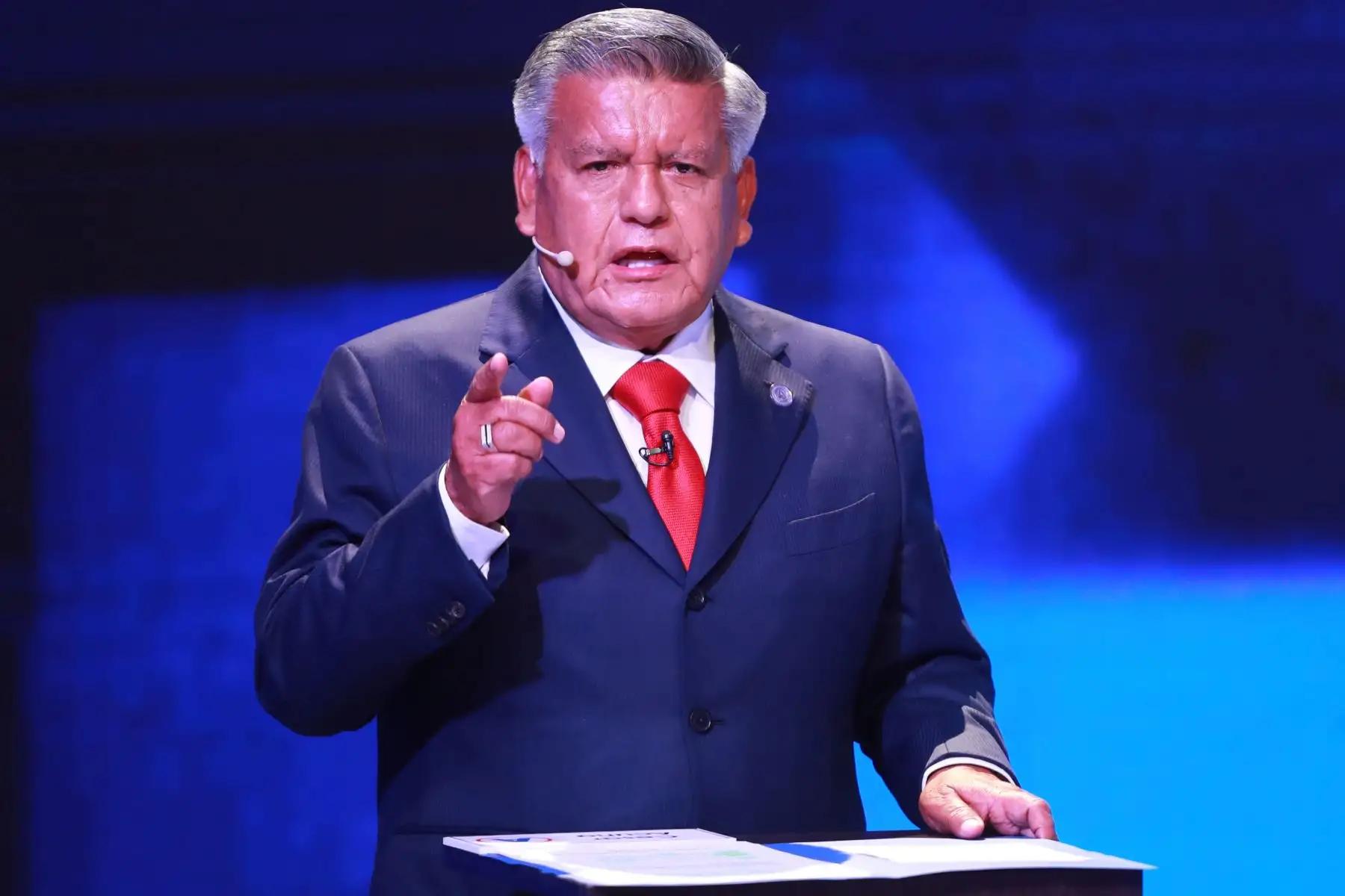 Elecciones 2026: César Acuña renuncia al cargo y anuncia que postulará a la Presidencia