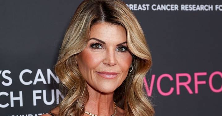 ‘Full House’ Star Lori Loughlin Splits With Husband Mossimo Giannulli After 28 Years