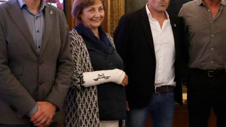 Mariscal imprime el sello de "Cobi" a la escayola de Monteserín