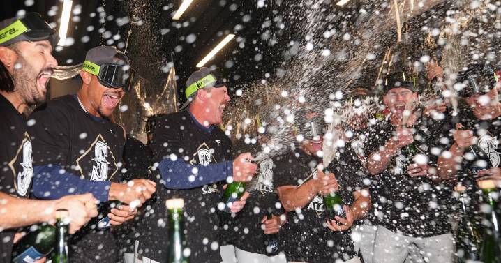 Polanco pone fin a maratón con hit en la 15ª, Marineros vencen a Tigres y van a Serie de Campeonato