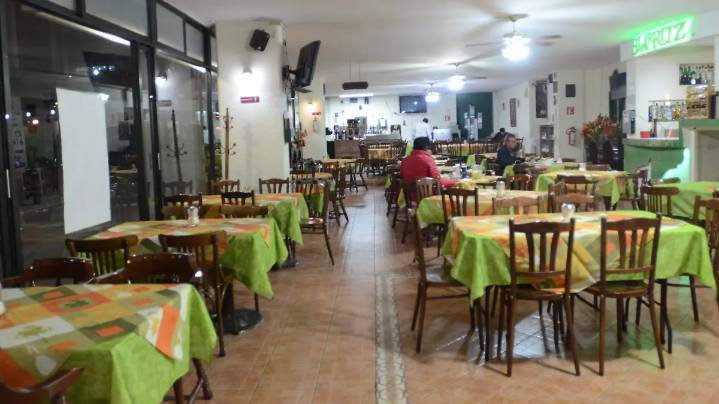 Sector restaurantero de Toluca reporta bajas ventas a causa del comercio informal