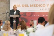Reconoce gobernador Castro Cosío la labor médica y anuncia mejora en abasto de medicamentos