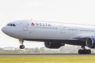Plane Turns Around Over Smell of Passenger's Spoiled Food