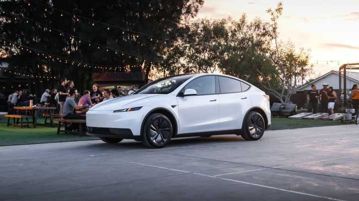 Tesla lanza el nuevo Model Y barato en España: más autonomía y un precio mucho más bajo que antes