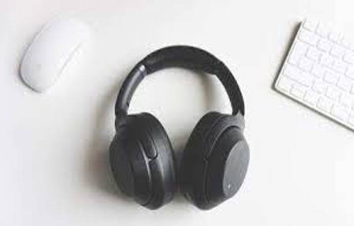Slow-Tempo Music Intervention Shows No Significant Benefit in Mechanically Ventilated Older Adults:...