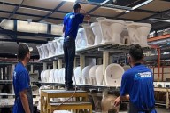 Reactivan líneas de producción en Sanitarios Maracay