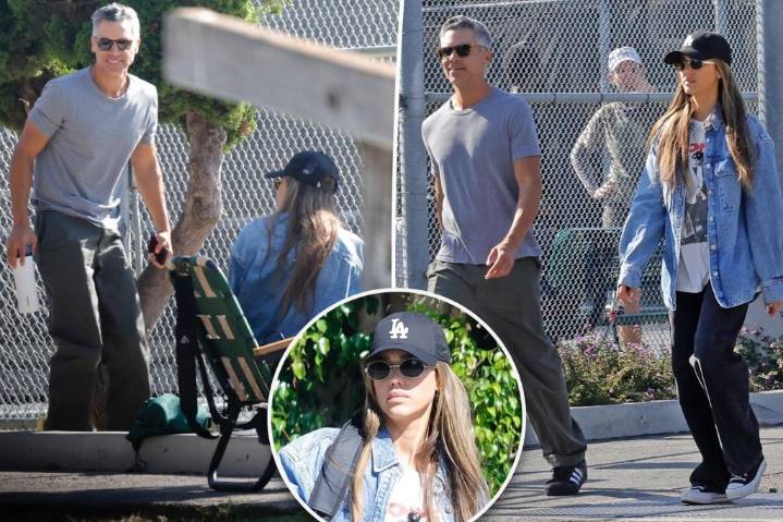 Jessica Alba and ex Cash Warren have frosty reunion at daughter's tennis match
