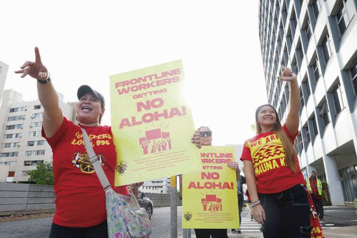 Kapi‘olani Medical Center workers strike, demanding higher wages