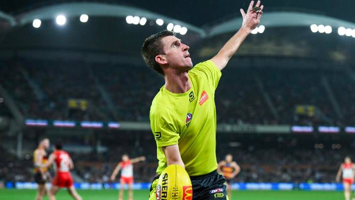 AFL set to align with AFLW over out-of-bounds rule as league targets game length