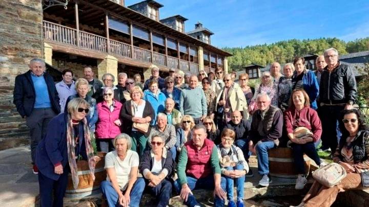 Los vecinos de Bonielles visitan la comarca del Bierzo: así (de bien) fue la excusión