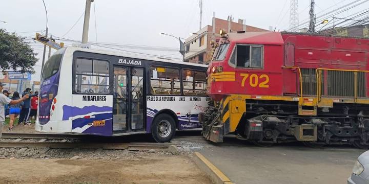 Choque de tren con bus y un auto en El Agustino deja varios heridos y genera congestión vehicular en la zona