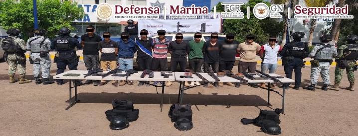 Caen 18 con 8 mil 300 litros de sustancias para elaborar drogas en Sinaloa