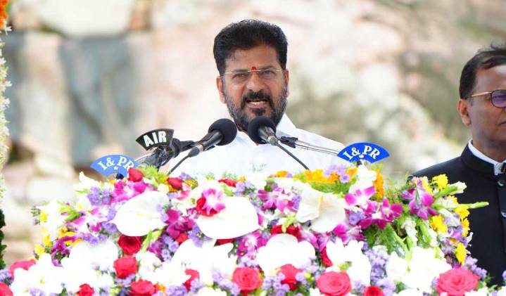 Revanth Reddy woos Yadav community with promises ahead of Jubilee Hills bypoll
