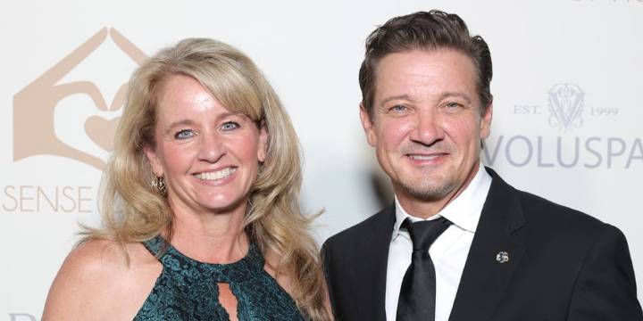 Jeremy Renner Honored with Sister Kym at Star-Studded Charity Gala for Foster Youth | Jeremy Renner, Kym Renner 
