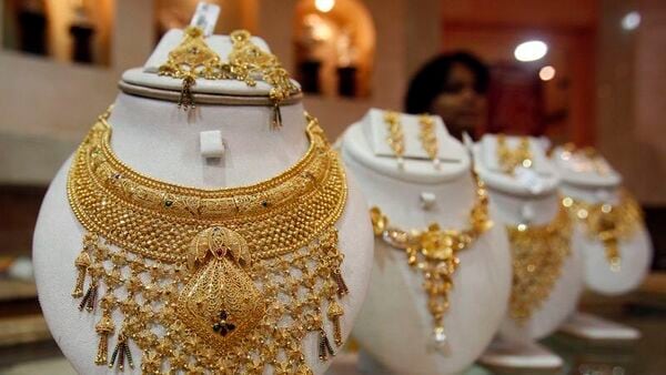 Gold Price Explodes! Crosses ₹1.3 Lakh for the First Time in India 
