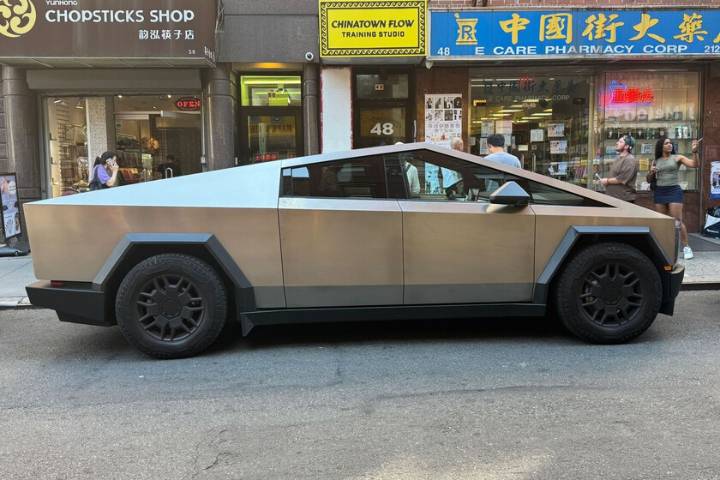 Las ventas del Cybertruck son tan malas que Musk ha empezado a comprarlos él mismo