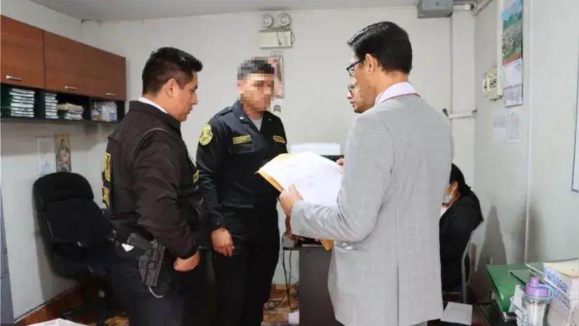 Detienen a tres policías acusados de cobrar coima a conductor