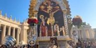 La histórica procesión del Señor de los Milagros en Roma y la bendición del papa León XIV: fotos y videos
