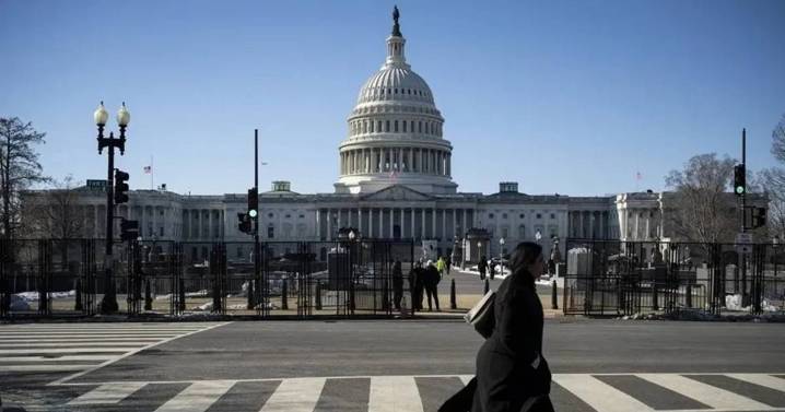 El Gobierno de Estados Unidos entra en cierre por primera vez en casi 7 años