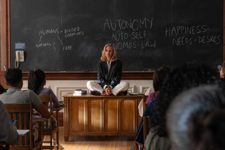 Review: Luca Guadagnino’s college cancel culture drama ‘After the Hunt’ flunks out