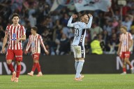 El Atlético sobrevive ante el Celta tras jugar medio partido con diez