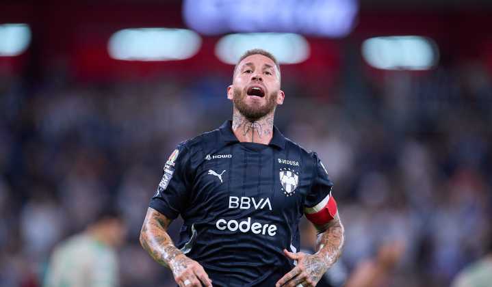 ¿Le salió caro? Revelan sanción económica a Sergio Ramos tras reventar al arbitraje de la Liga MX